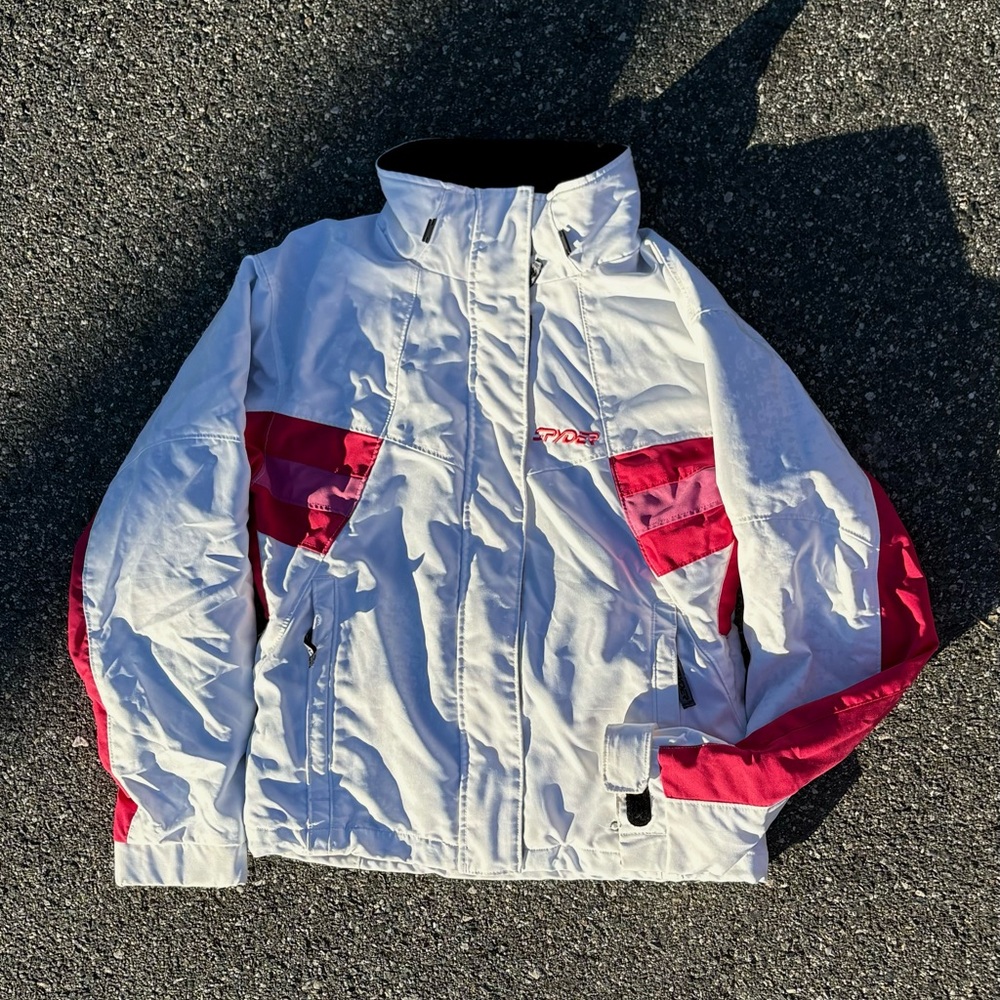 Vintage SPYDER ski hoodie with all the extras with it 
Pink undercoat
Hood